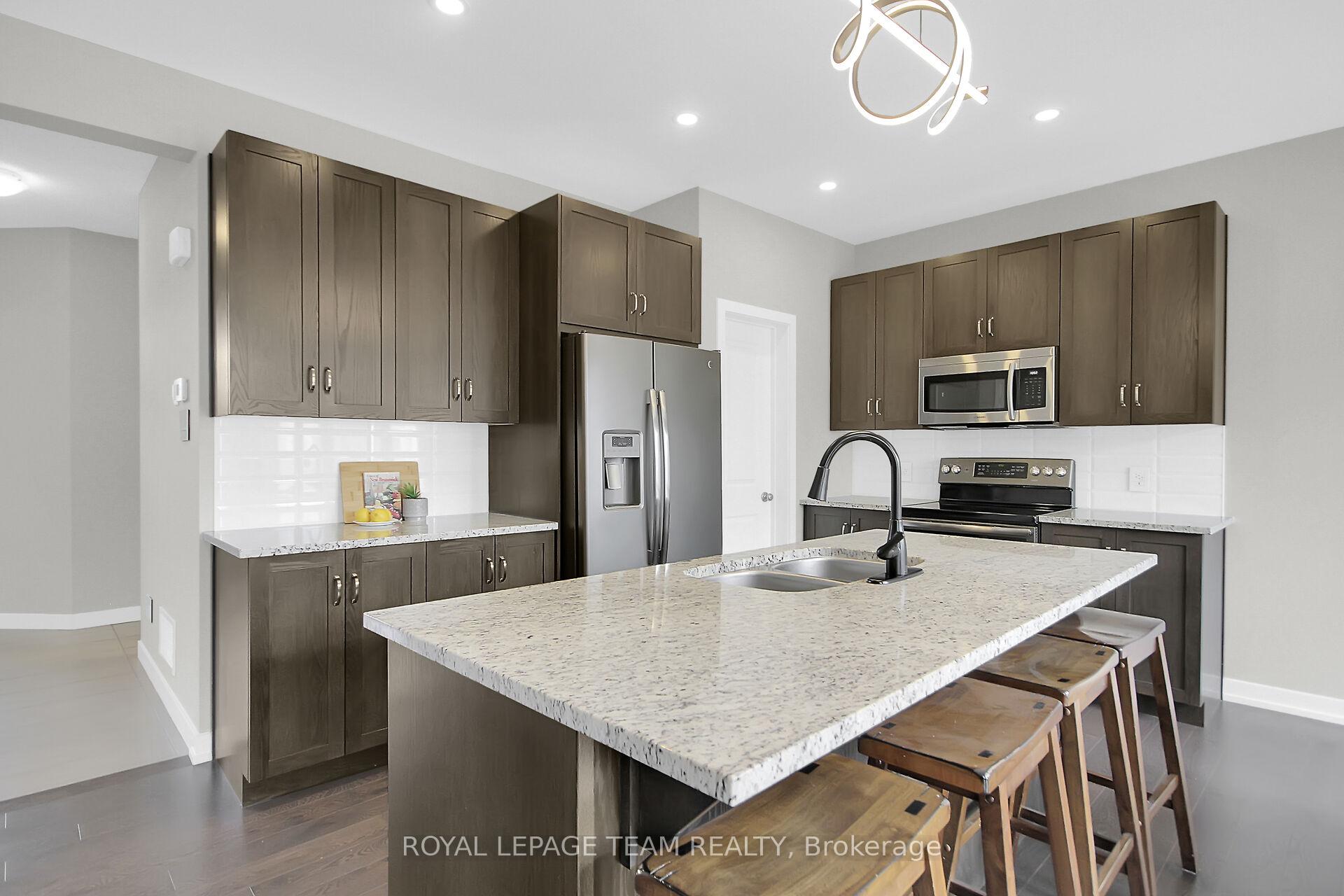 Photo 5 of 313 Oxer Place, Ottawa, Kanata - Emerald Meadows/Trailwest — HOMEH