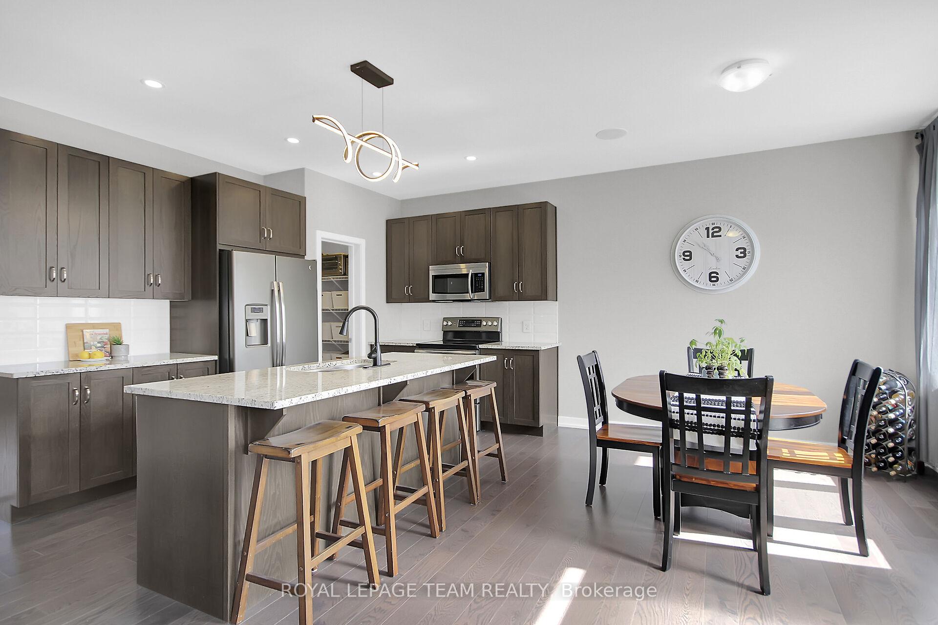 Photo 7 of 313 Oxer Place, Ottawa, Kanata - Emerald Meadows/Trailwest — HOMEH