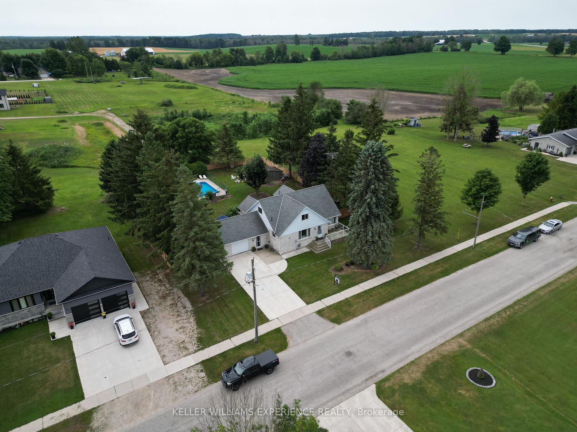 Photo 1 of 37 Allan Street W, Minto — HOMEH