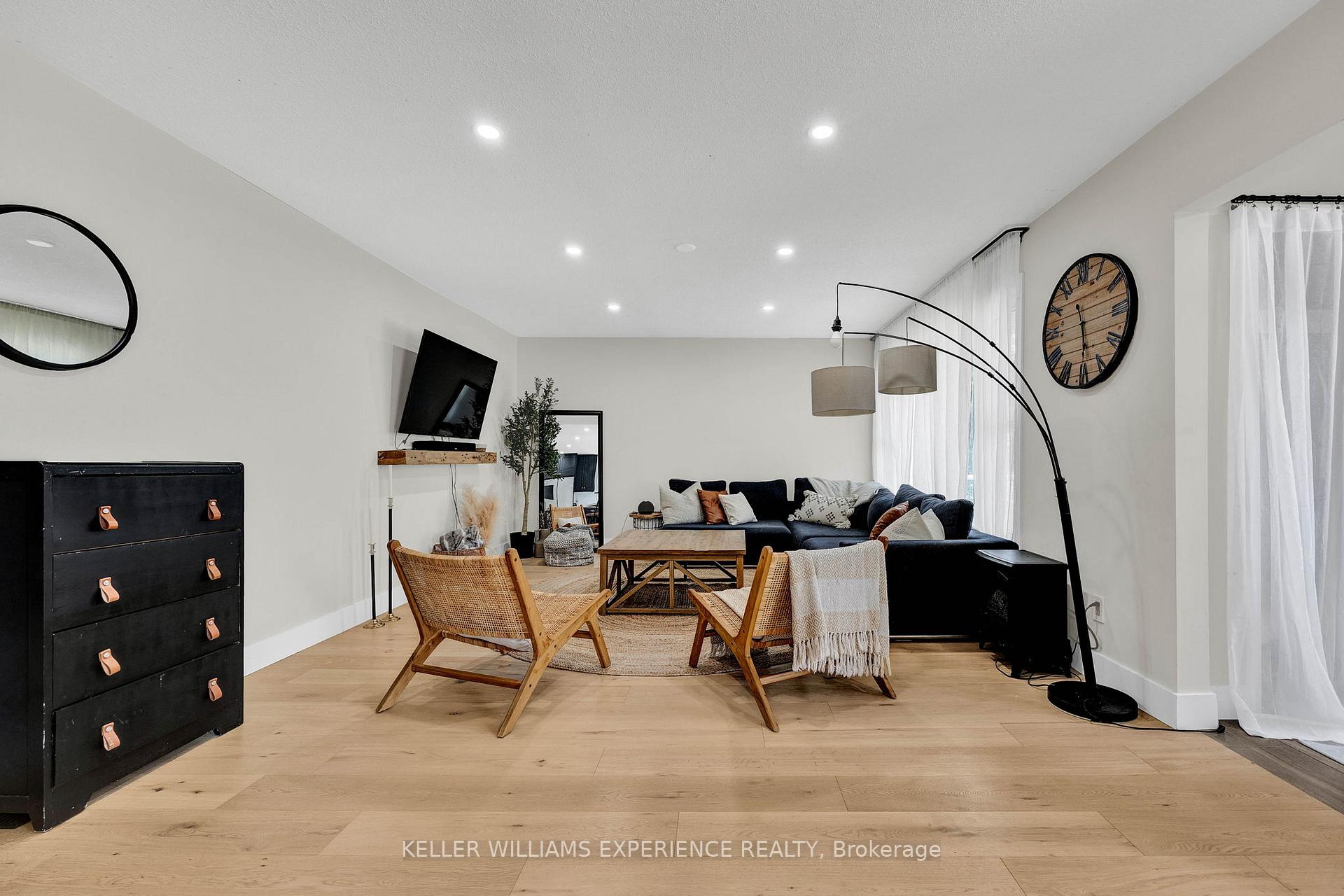Photo 8 of 37 Allan Street W, Minto — HOMEH