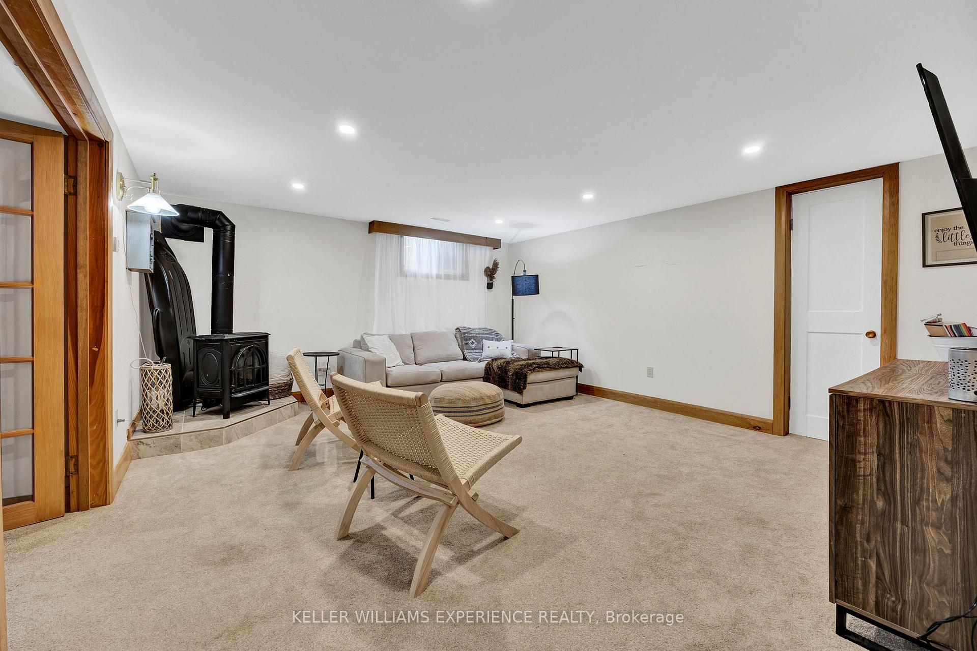 Photo 21 of 37 Allan Street W, Minto — HOMEH