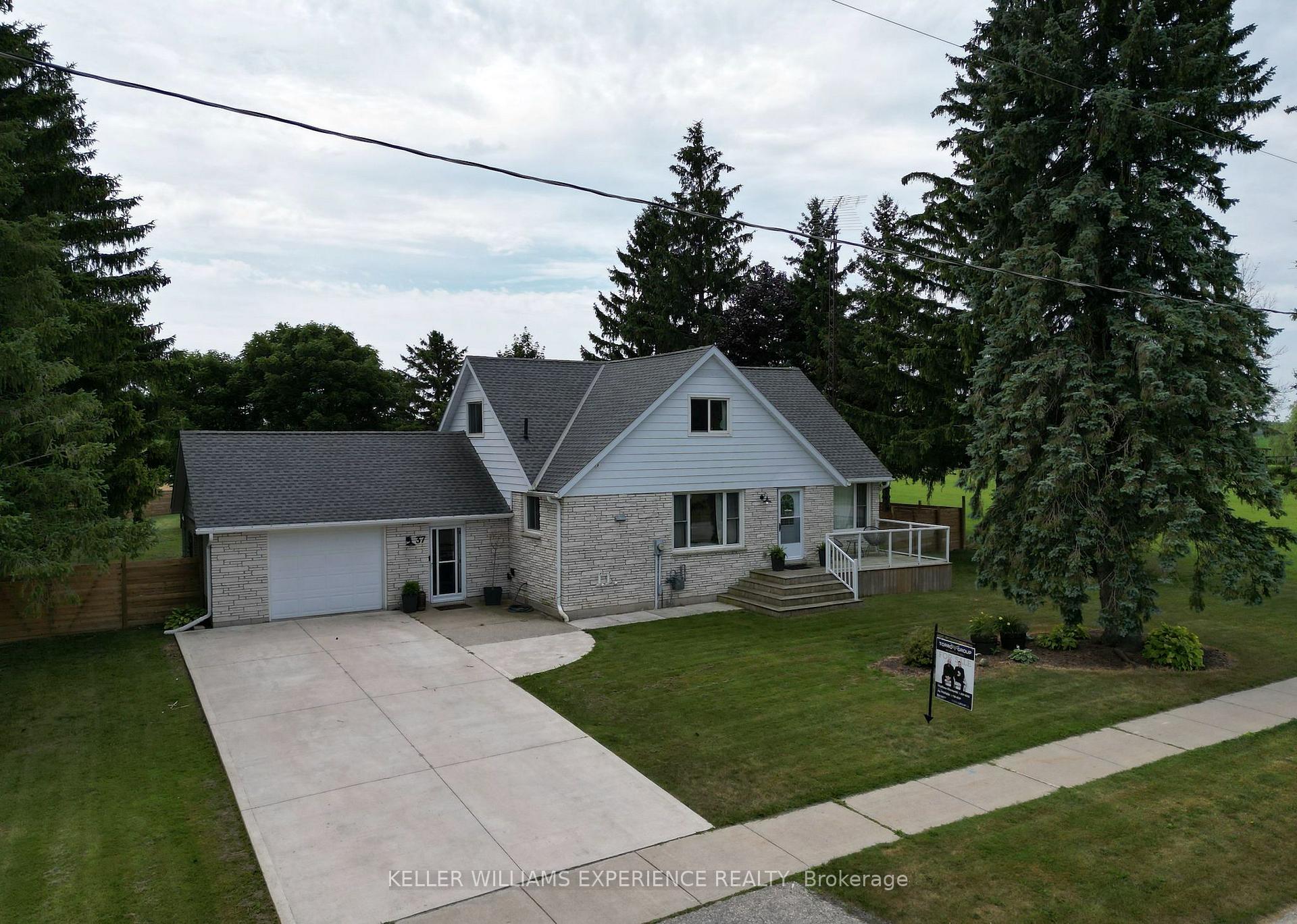 Photo 27 of 37 Allan Street W, Minto — HOMEH