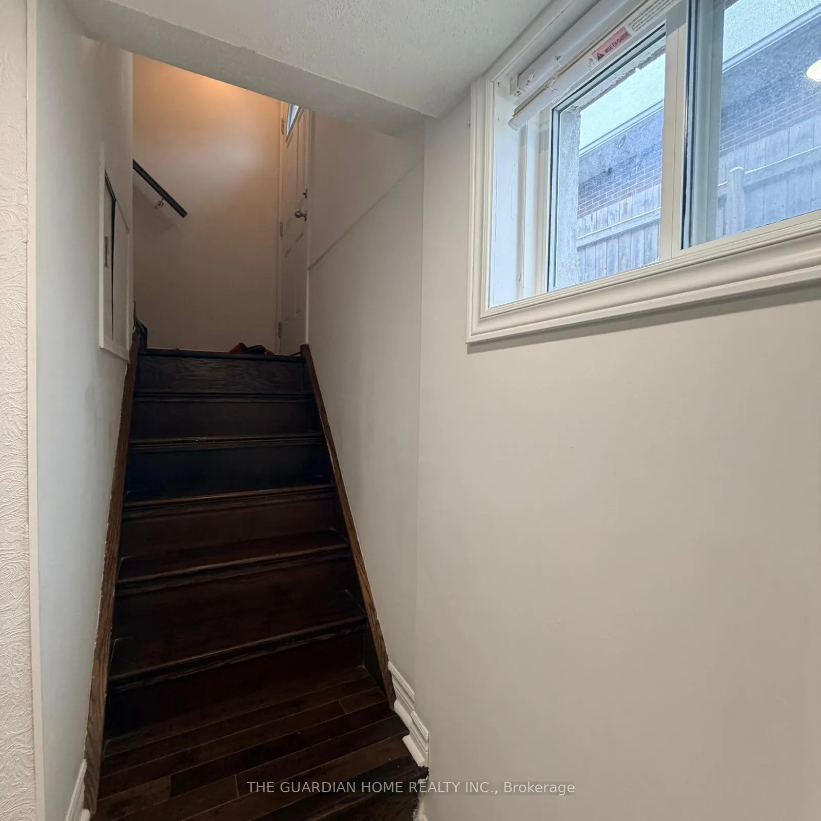 Photo 10 of 9 Keewatin Street S, Oshawa, Donevan — HOMEH