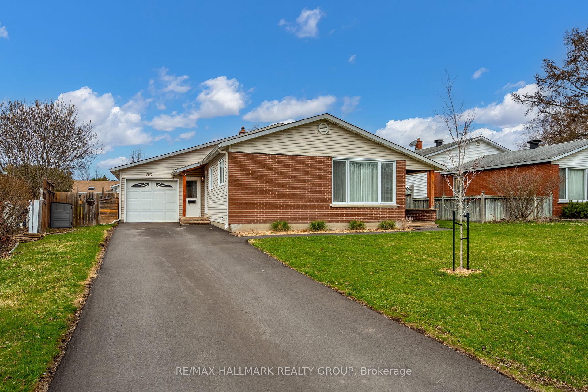 Photo 2 of 85 Village Green, Ottawa, Kanata - Glencairn/Hazeldean — HOMEH