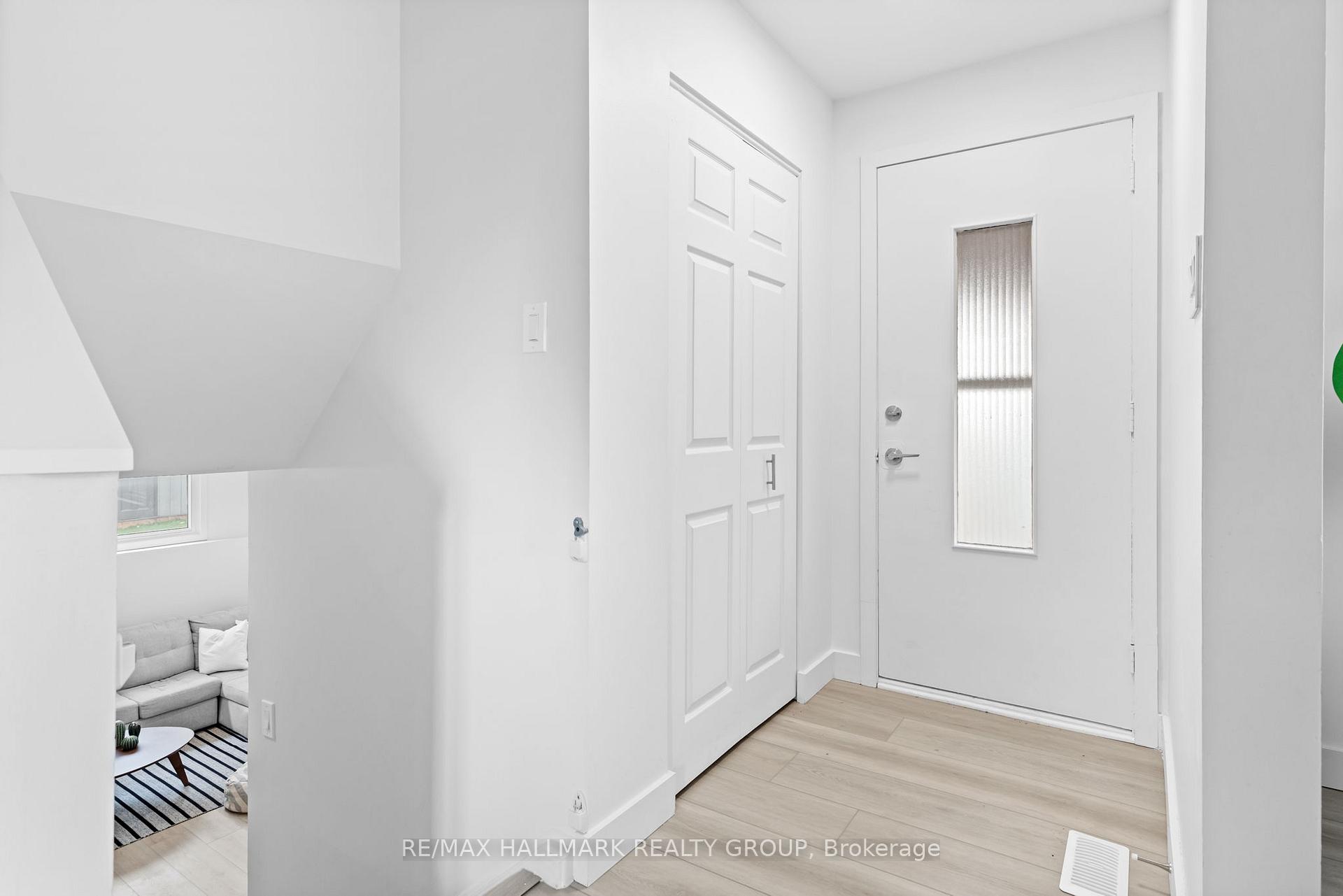 Photo 5 of 85 Village Green, Ottawa, Kanata - Glencairn/Hazeldean — HOMEH