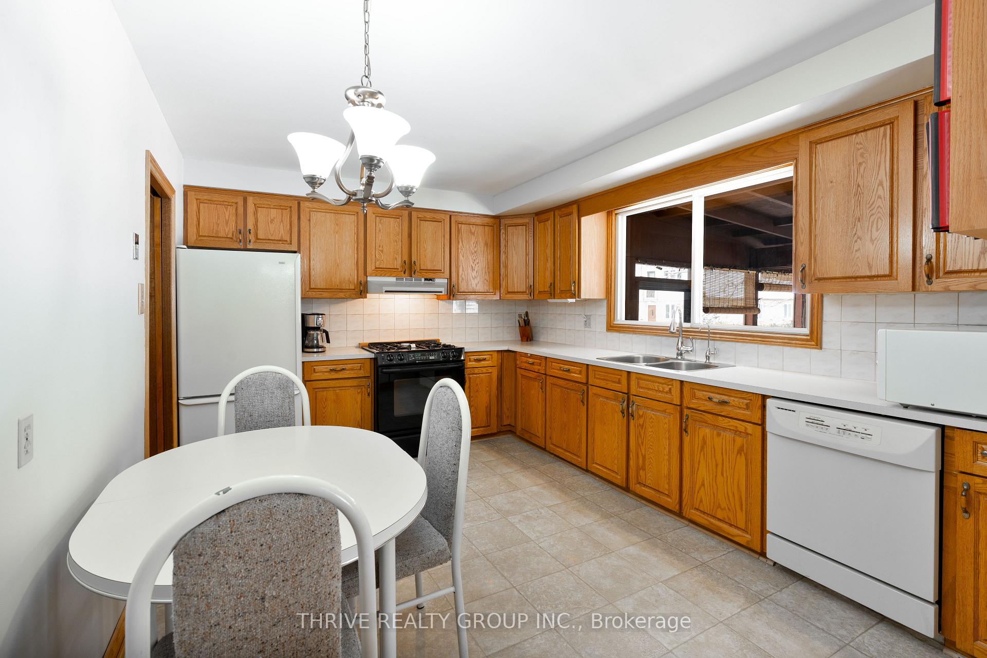 Photo 10 of 9736 Longwoods Road, Middlesex Centre, Rural Middlesex Centre — HOMEH