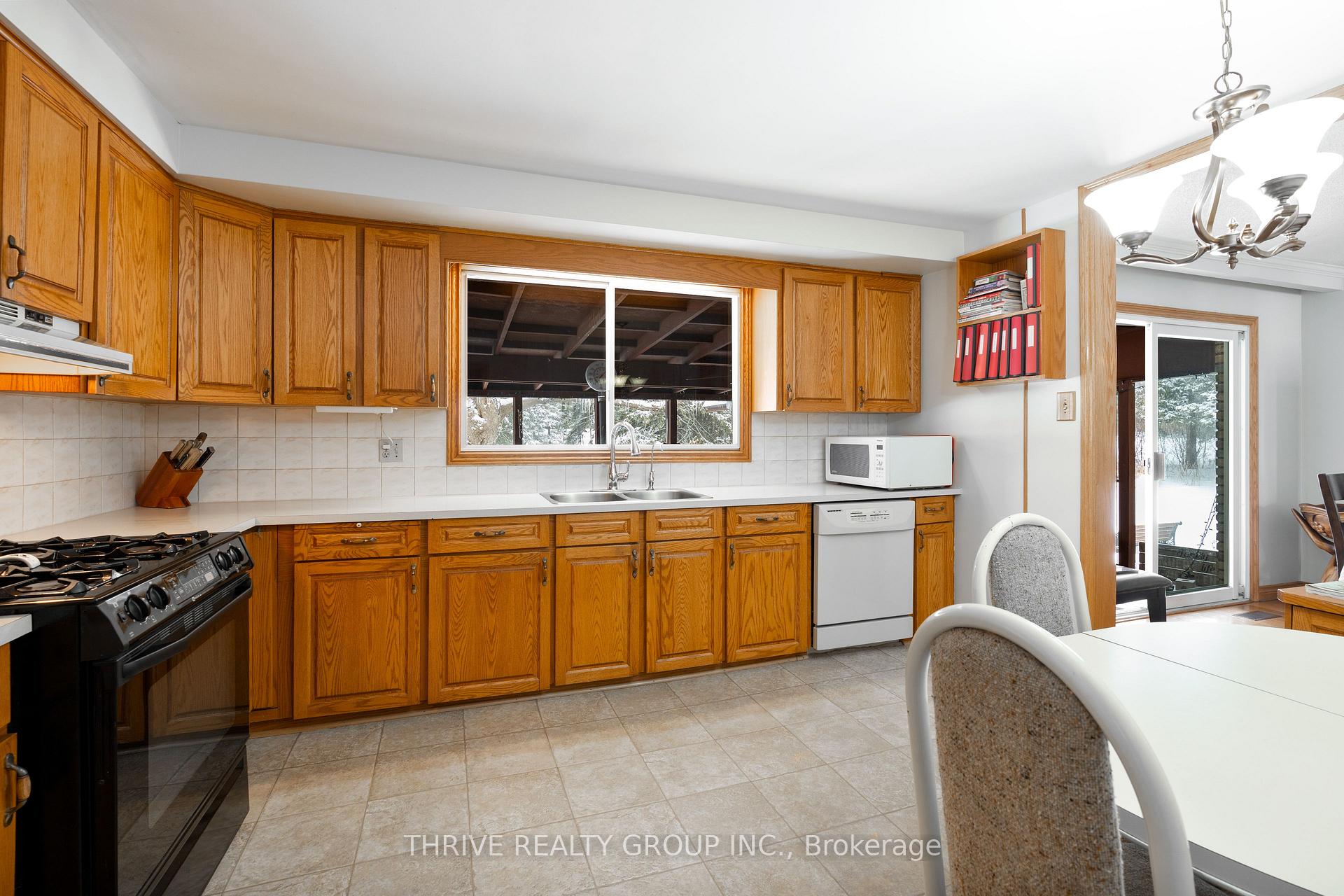 Photo 11 of 9736 Longwoods Road, Middlesex Centre, Rural Middlesex Centre — HOMEH