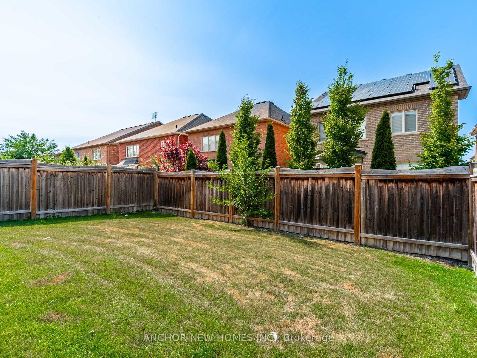 Photo 1 of 24 Wilfred Murison Avenue, Markham, Berczy — HOMEH
