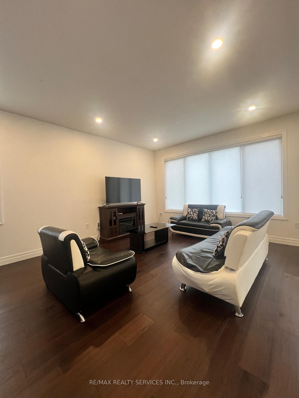 Photo 5 of 101 Basil Crescent, Middlesex Centre, Ilderton — HOMEH