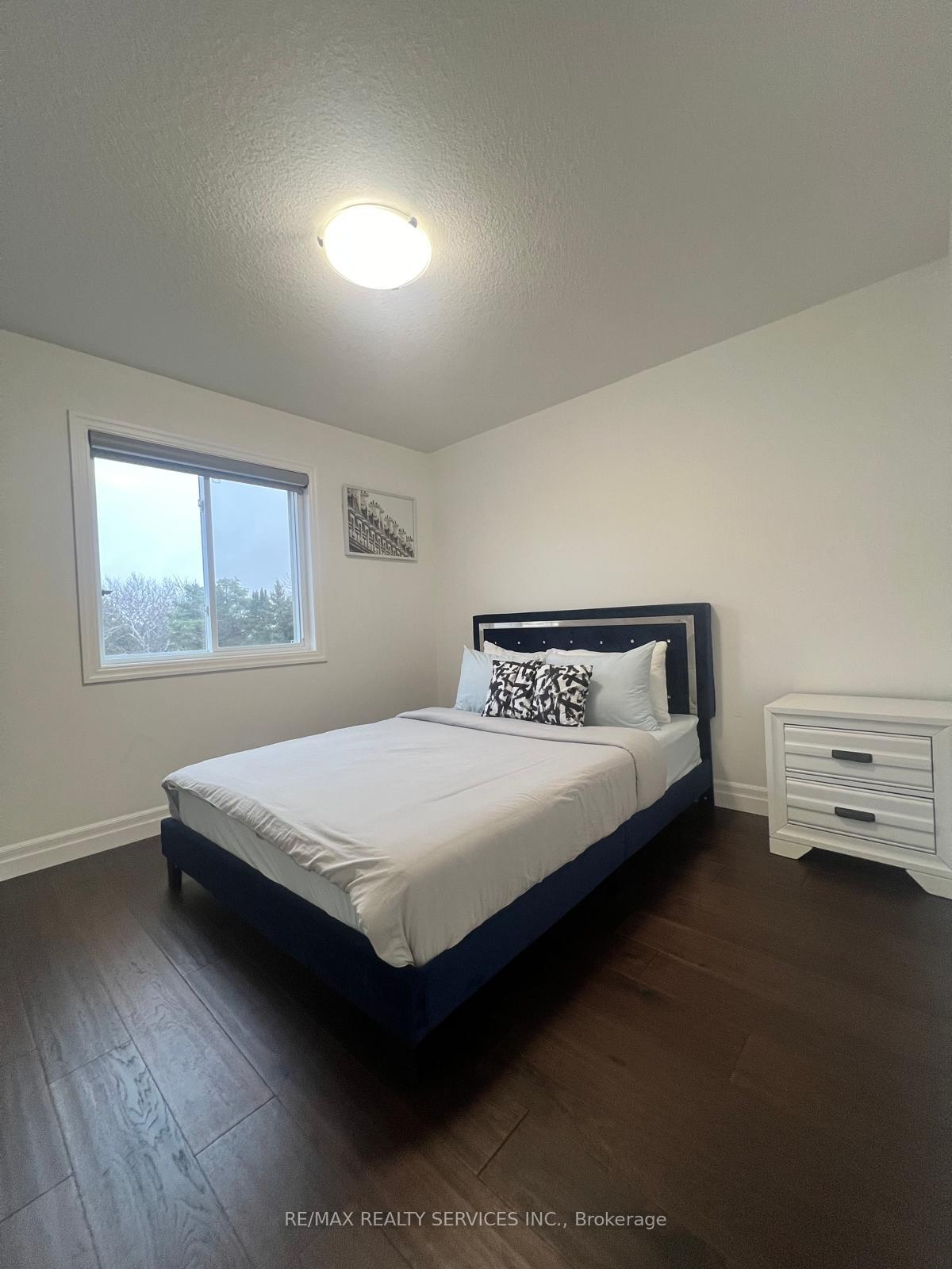 Photo 17 of 101 Basil Crescent, Middlesex Centre, Ilderton — HOMEH