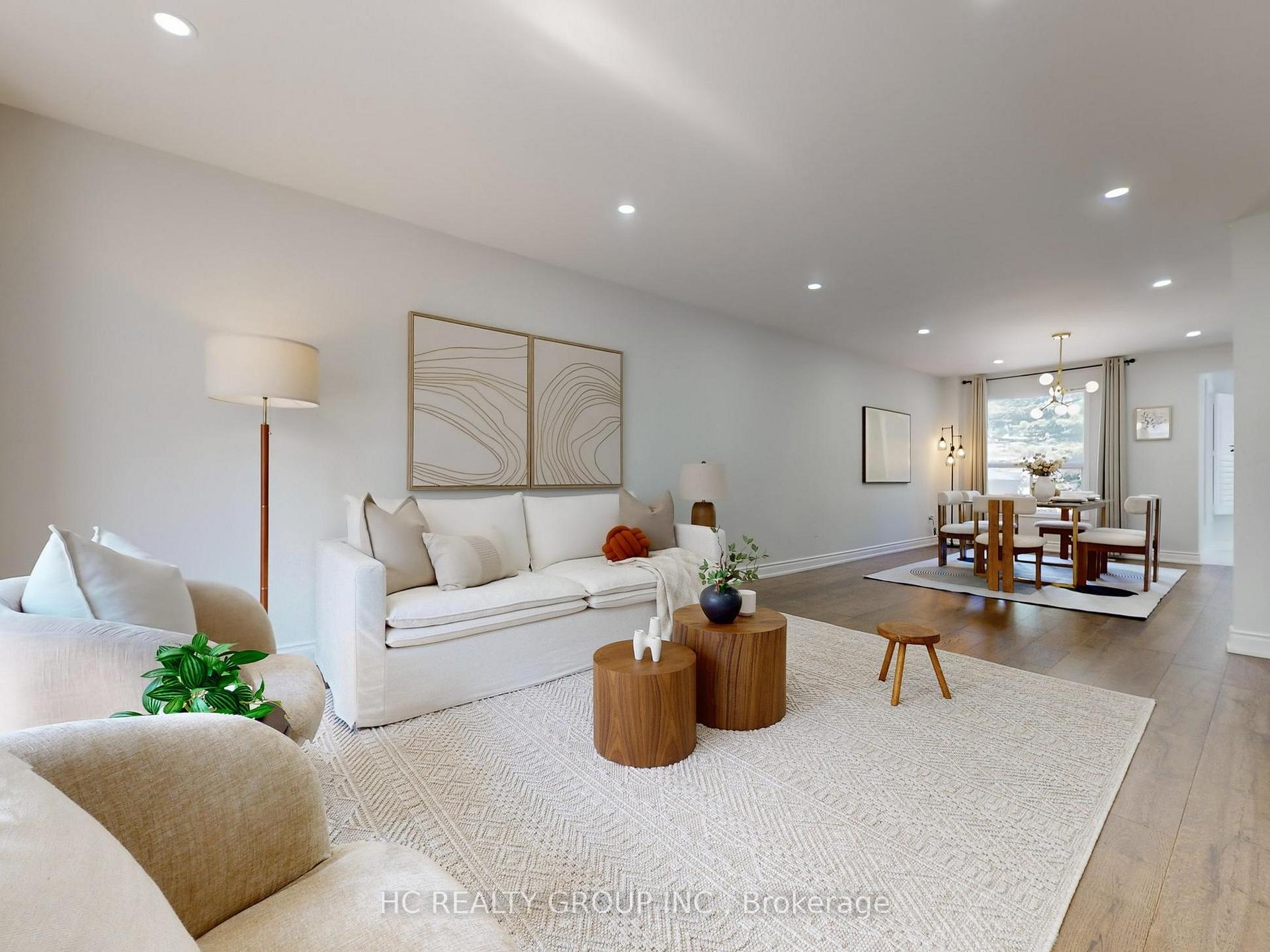 Photo 4 of 104 Tilman Circle, Markham, Markham Village — HOMEH