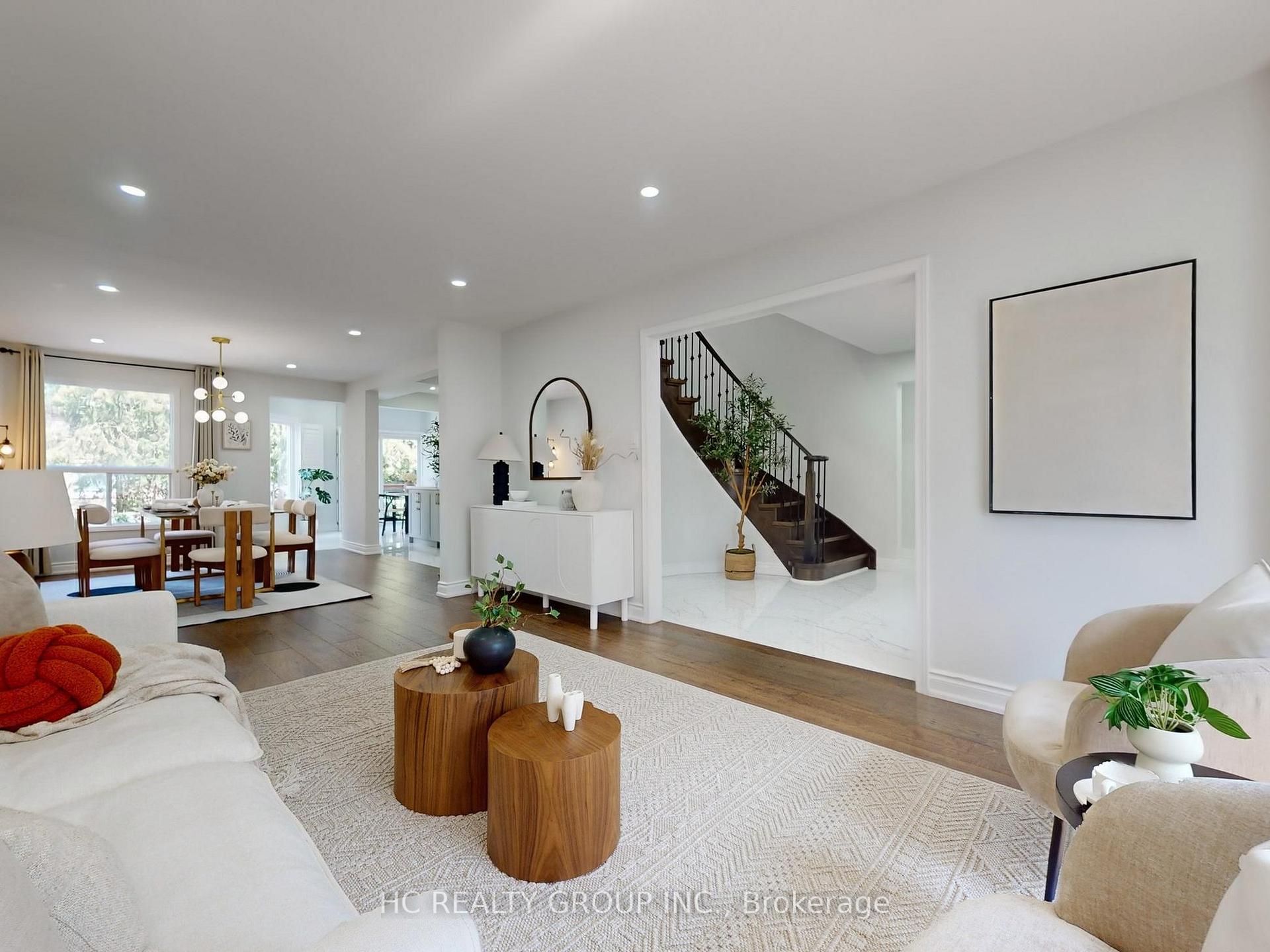 Photo 5 of 104 Tilman Circle, Markham, Markham Village — HOMEH