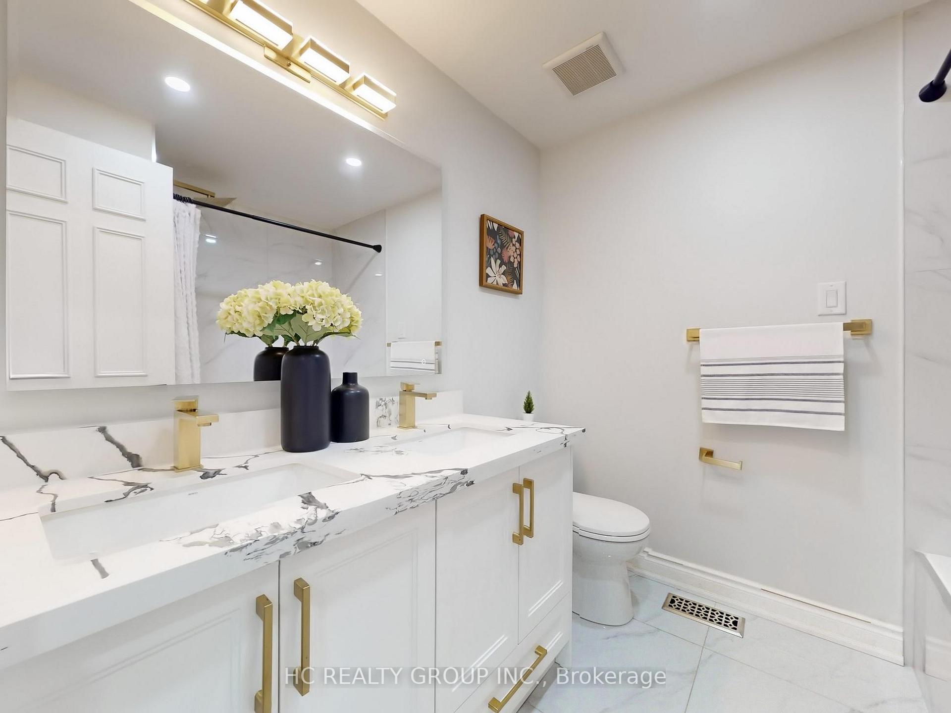 Photo 32 of 104 Tilman Circle, Markham, Markham Village — HOMEH