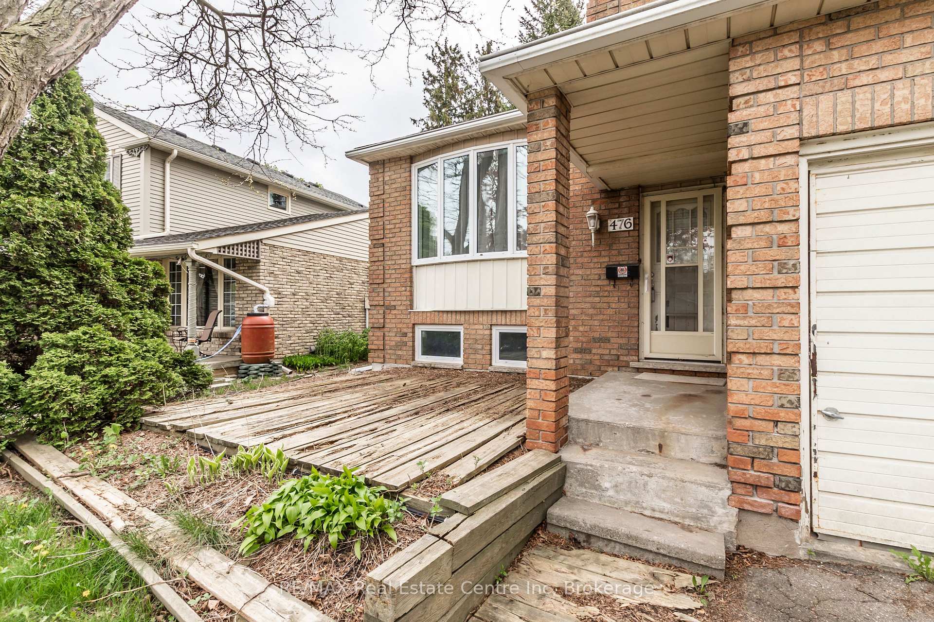 Photo 3 of 476 Westheights Drive, Kitchener — HOMEH