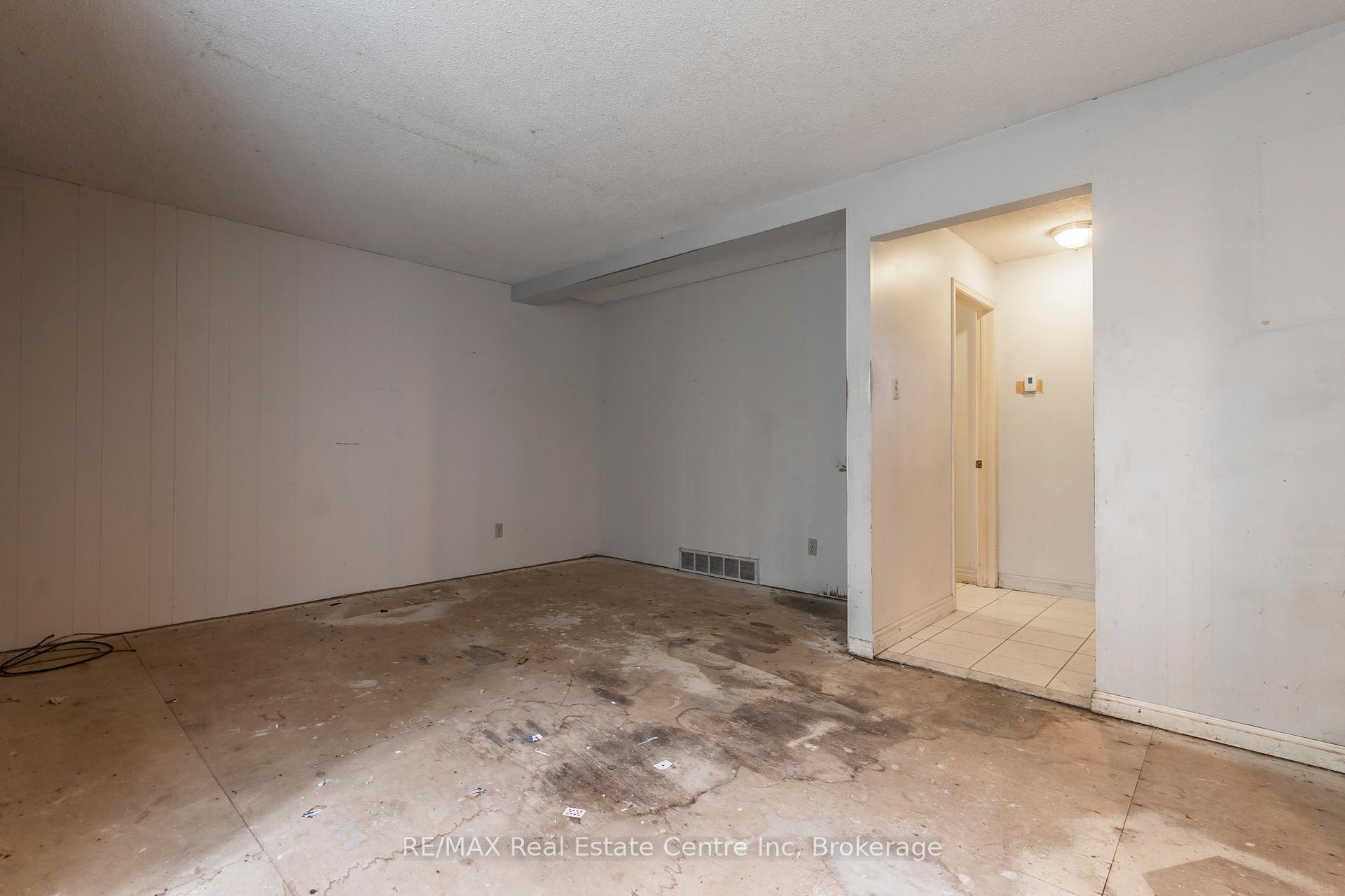 Photo 9 of 476 Westheights Drive, Kitchener — HOMEH