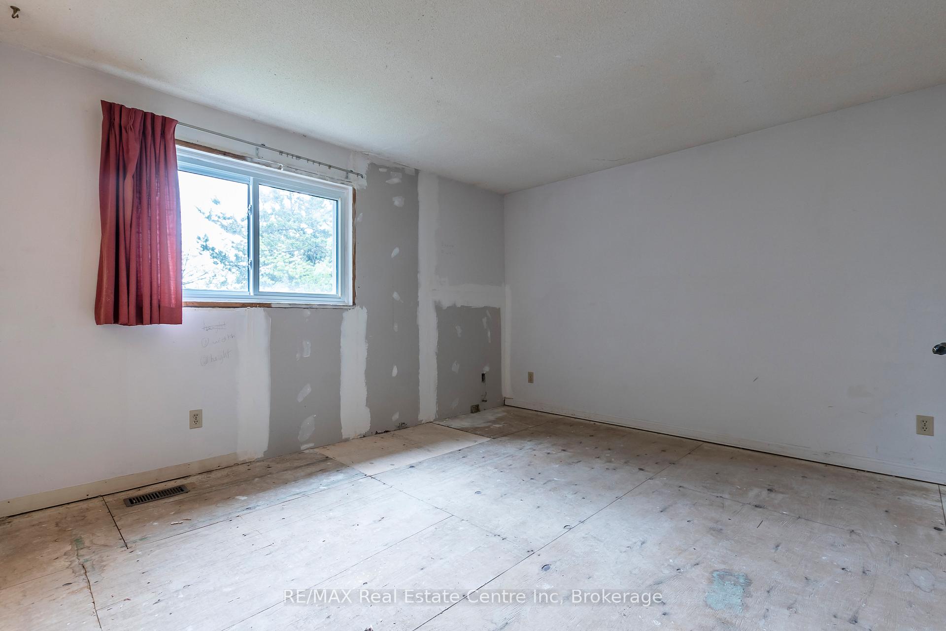 Photo 21 of 476 Westheights Drive, Kitchener — HOMEH