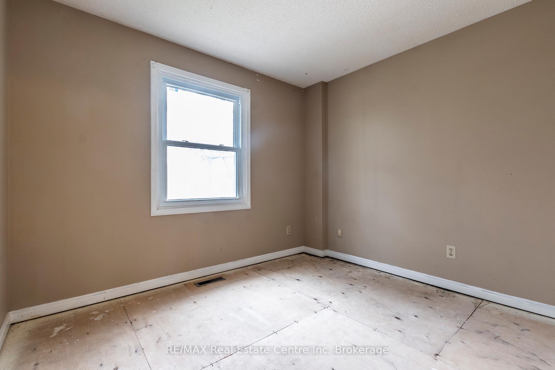Photo 27 of 476 Westheights Drive, Kitchener — HOMEH
