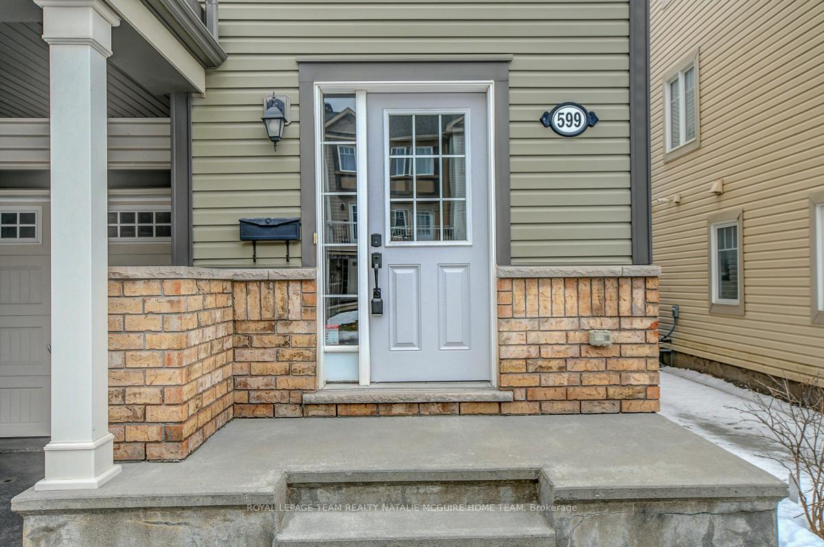 Photo 3 of 599 Meadowcreek Circle, Ottawa, Kanata - Emerald Meadows/Trailwest — HOMEH