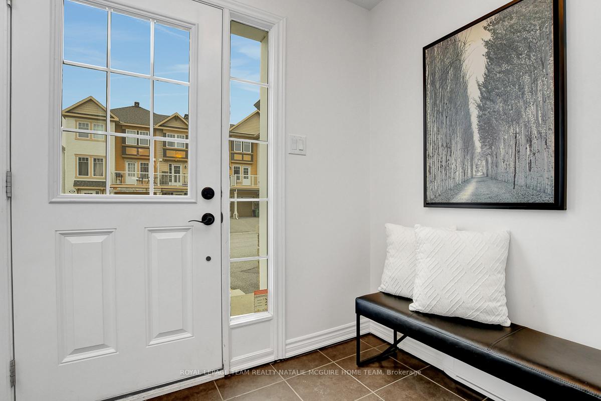 Photo 4 of 599 Meadowcreek Circle, Ottawa, Kanata - Emerald Meadows/Trailwest — HOMEH