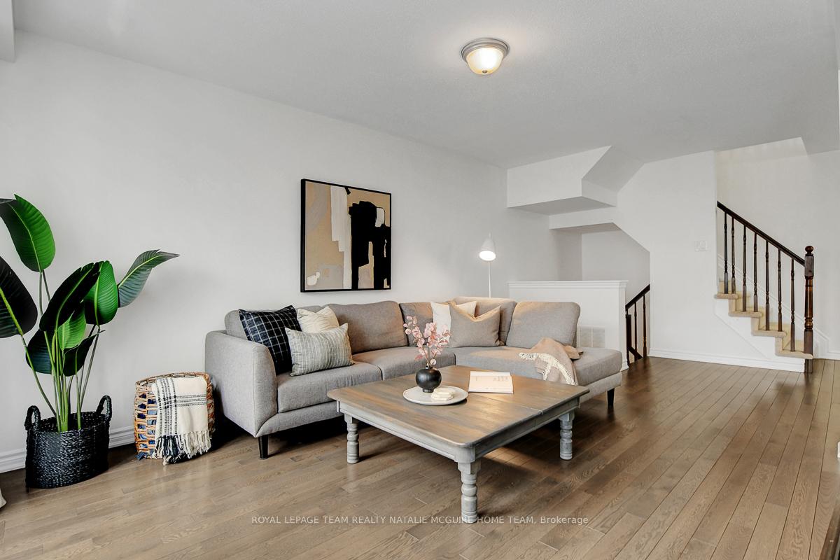 Photo 13 of 599 Meadowcreek Circle, Ottawa, Kanata - Emerald Meadows/Trailwest — HOMEH