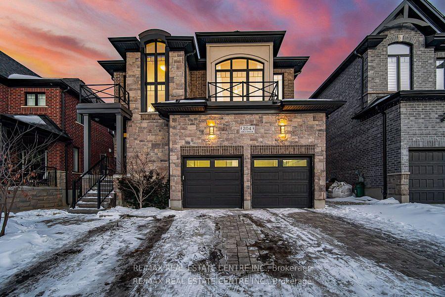 Front of 204 Forest Creek Drive