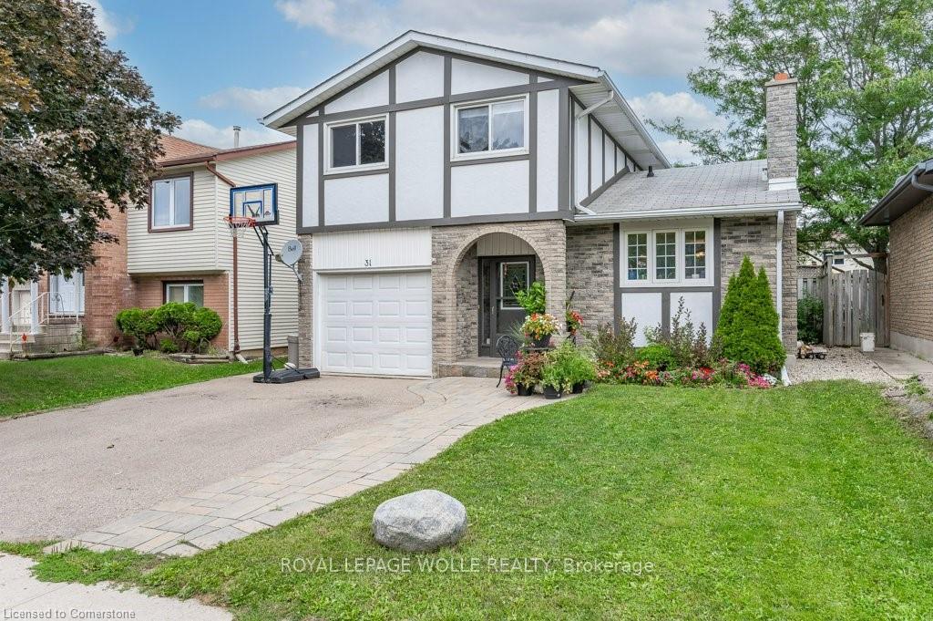 Front of 31 Driftwood Place