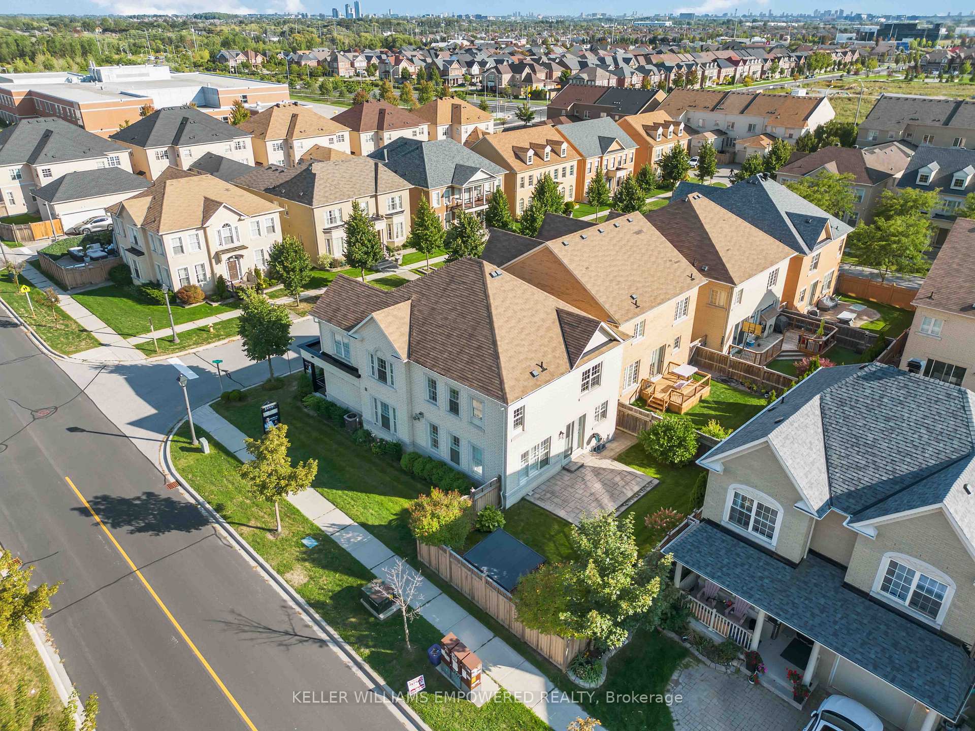 Photo 3 of 18 Vitanna Road, Markham, Cathedraltown — HOMEH