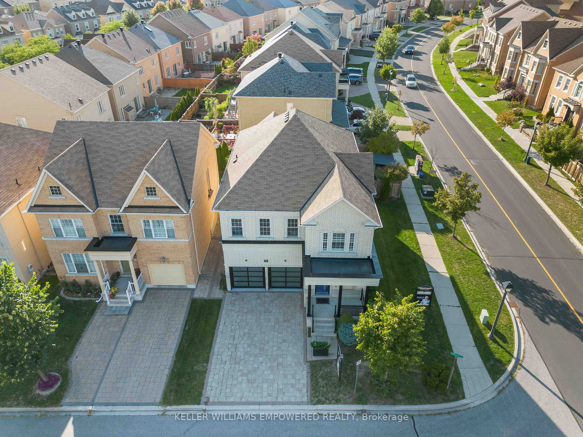 Photo 4 of 18 Vitanna Road, Markham, Cathedraltown — HOMEH