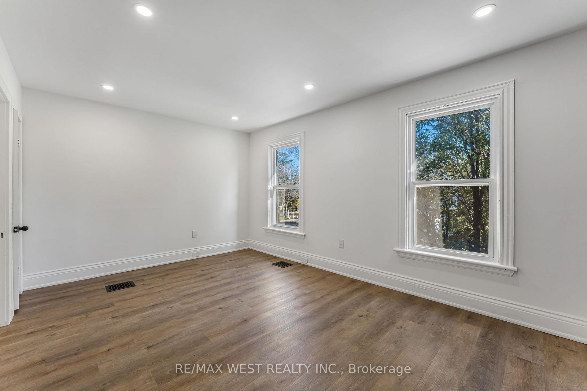 Photo 10 of Unit Upper, 57 Stirton Street, Hamilton, Gibson — HOMEH