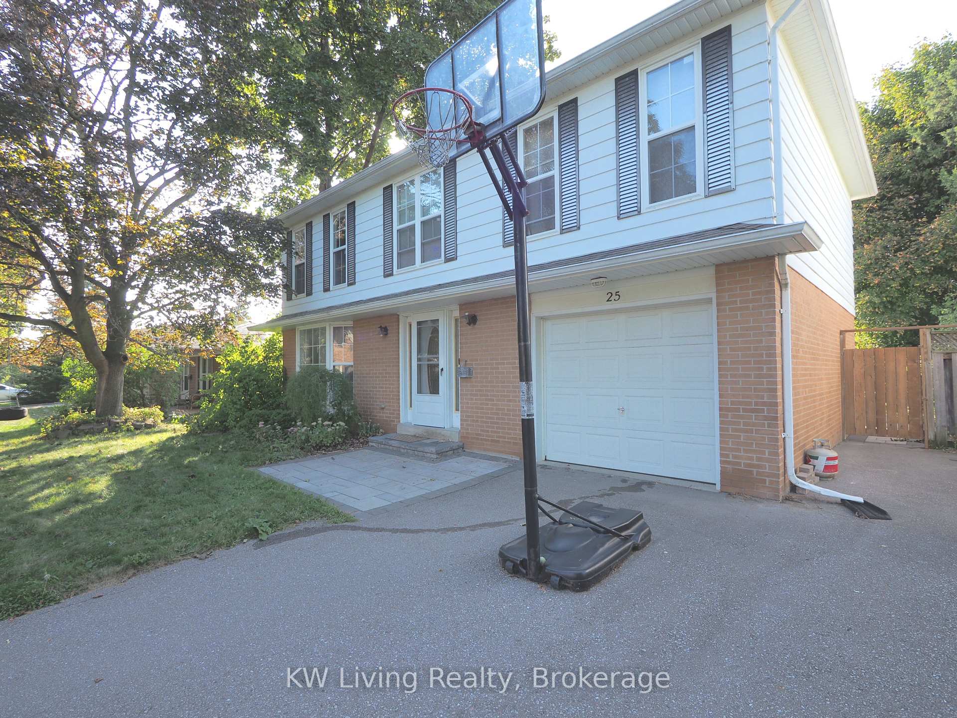 Photo 2 of 25 Gladiator Road, Markham, Bullock — HOMEH
