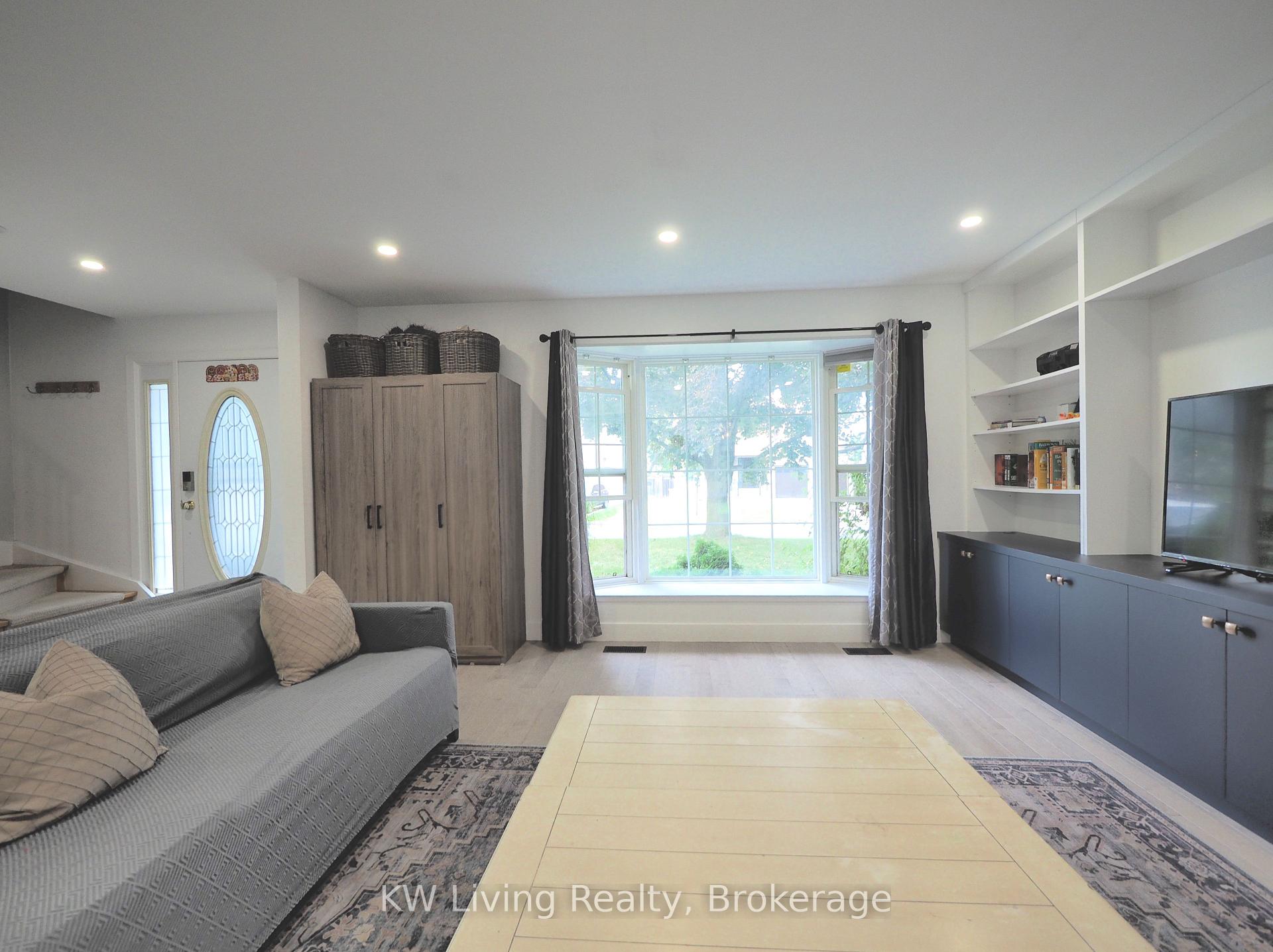 Photo 4 of 25 Gladiator Road, Markham, Bullock — HOMEH