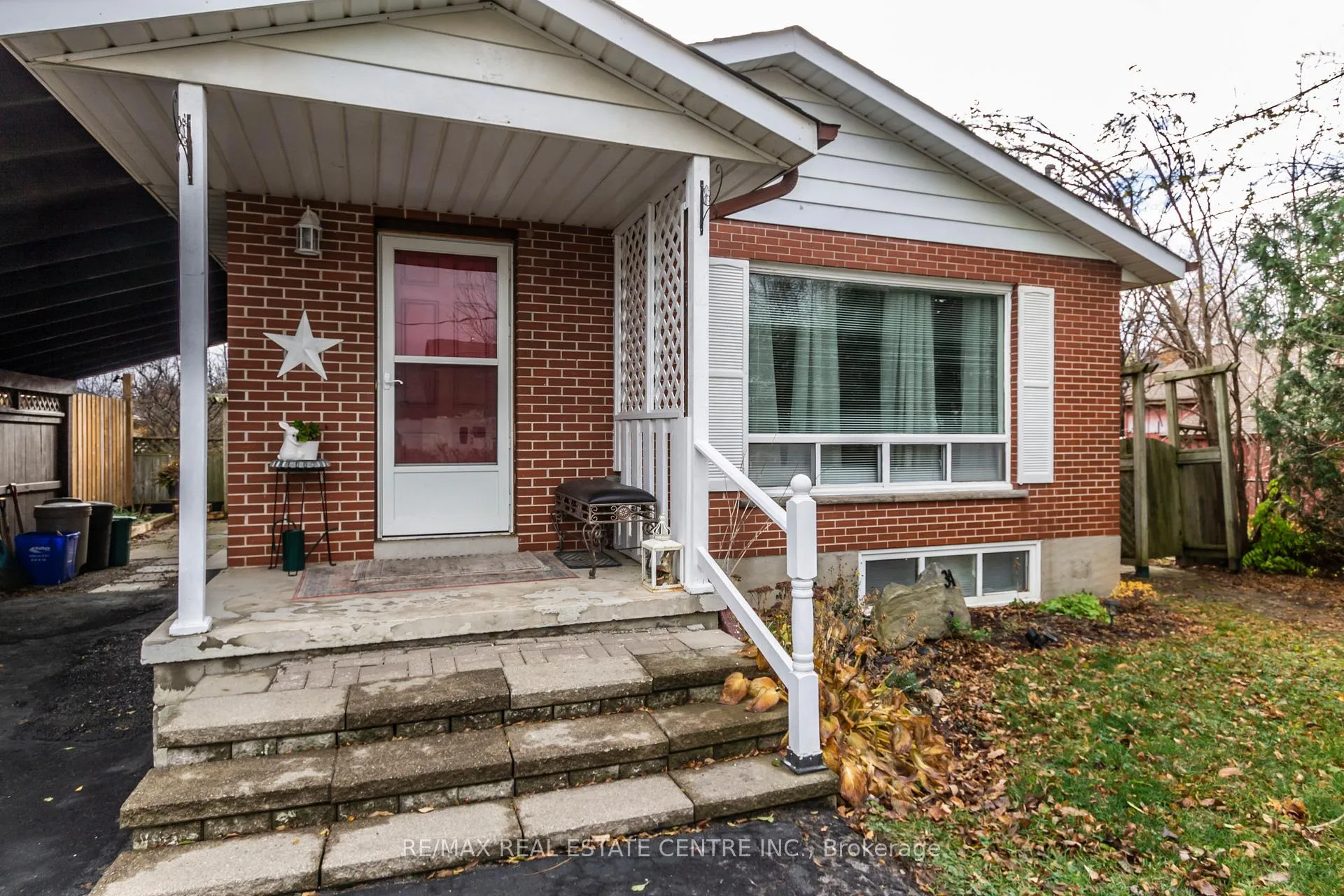 Photo 2 of 34 Milton Heights Crescent, Milton, Milton North — HOMEH