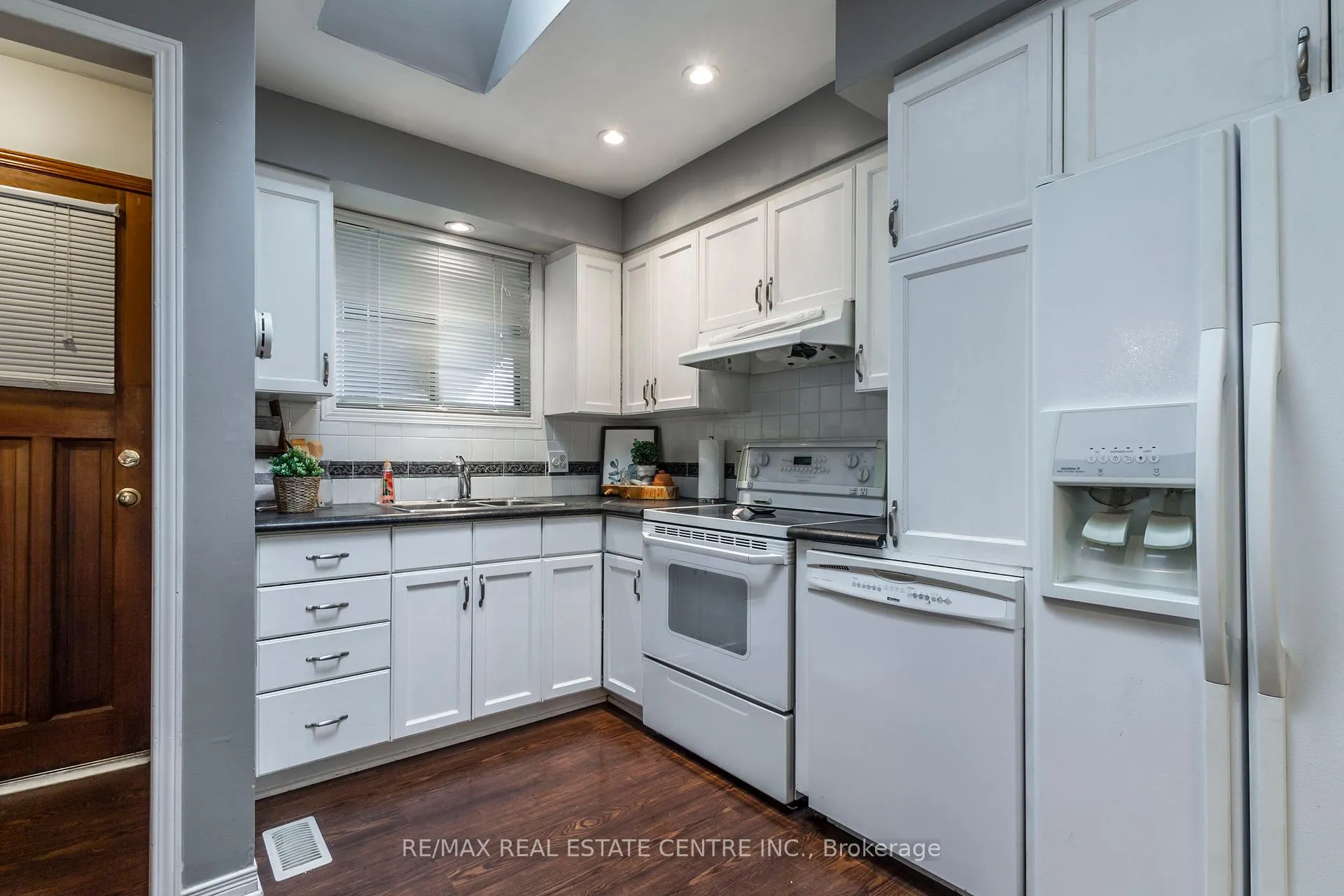 Photo 9 of 34 Milton Heights Crescent, Milton, Milton North — HOMEH
