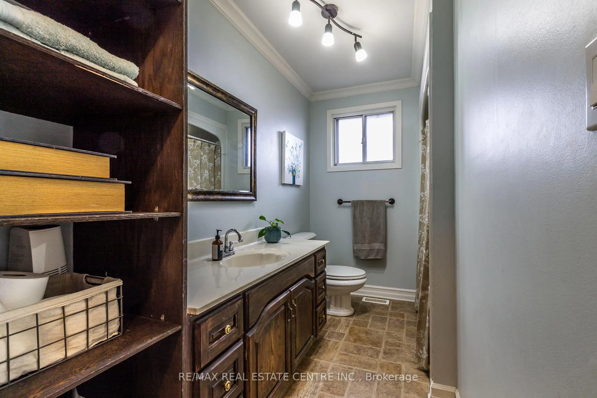 Photo 12 of 34 Milton Heights Crescent, Milton, Milton North — HOMEH