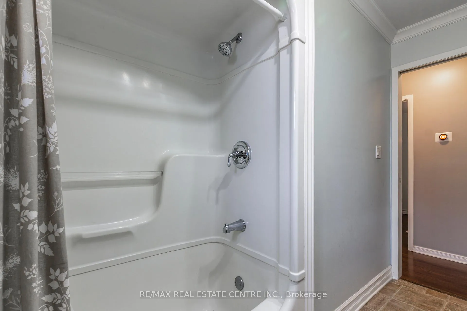 Photo 13 of 34 Milton Heights Crescent, Milton, Milton North — HOMEH