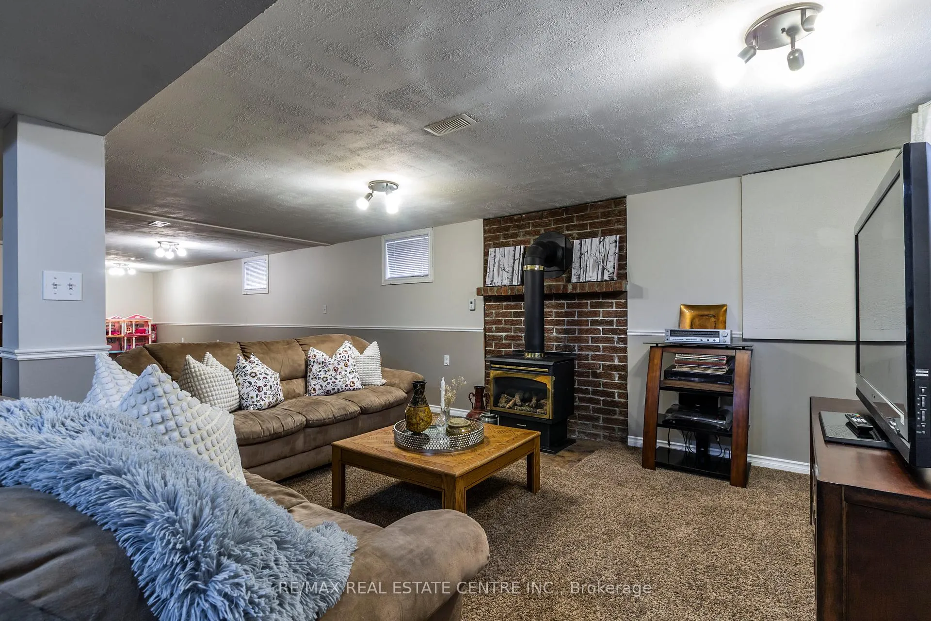 Photo 19 of 34 Milton Heights Crescent, Milton, Milton North — HOMEH