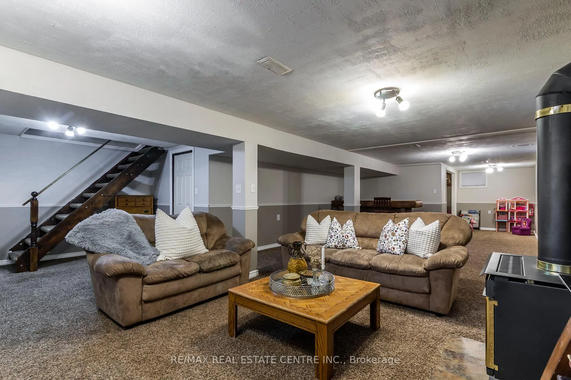 Photo 20 of 34 Milton Heights Crescent, Milton, Milton North — HOMEH