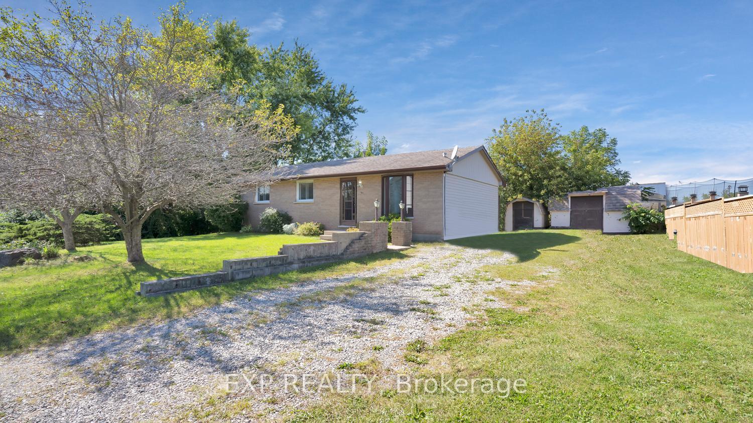 Photo 4 of 167 Railway Avenue, Middlesex Centre, Komoka — HOMEH