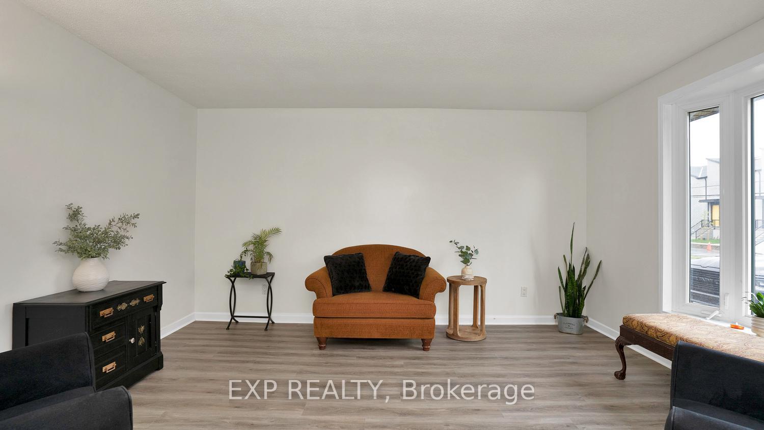 Photo 10 of 167 Railway Avenue, Middlesex Centre, Komoka — HOMEH