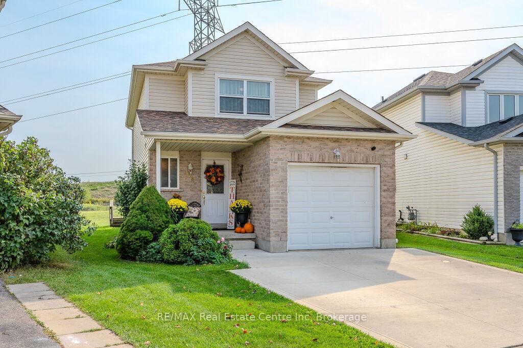 Photo 2 of 128 Henhoeffer Crescent, Kitchener — HOMEH