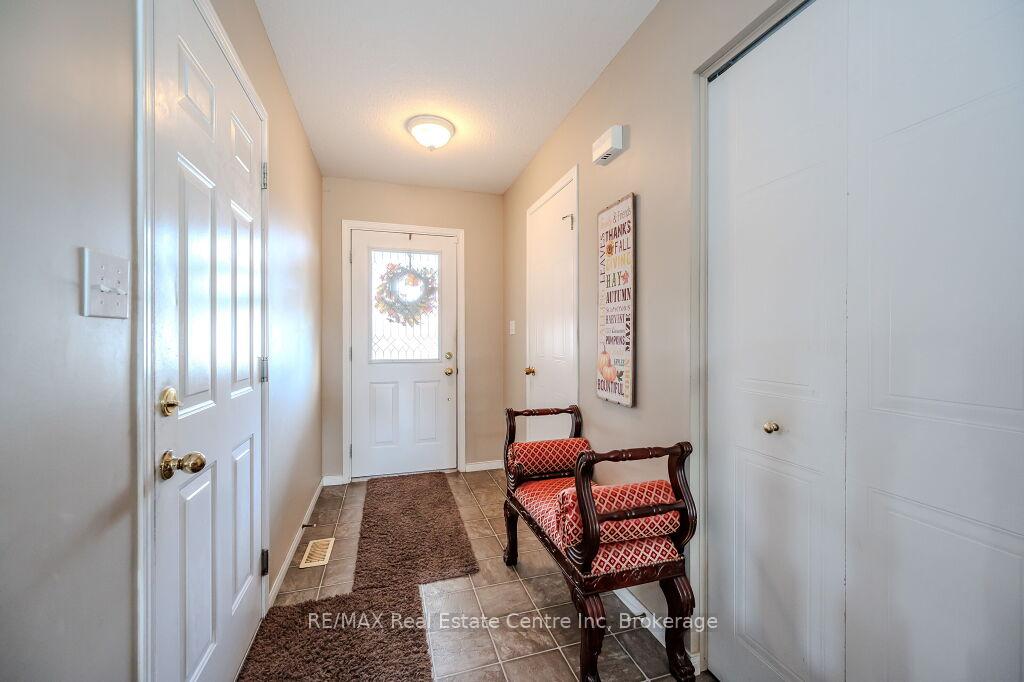 Photo 6 of 128 Henhoeffer Crescent, Kitchener — HOMEH