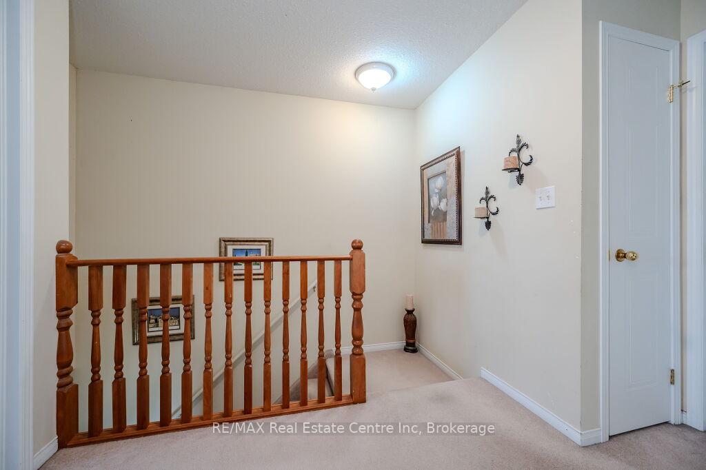 Photo 20 of 128 Henhoeffer Crescent, Kitchener — HOMEH