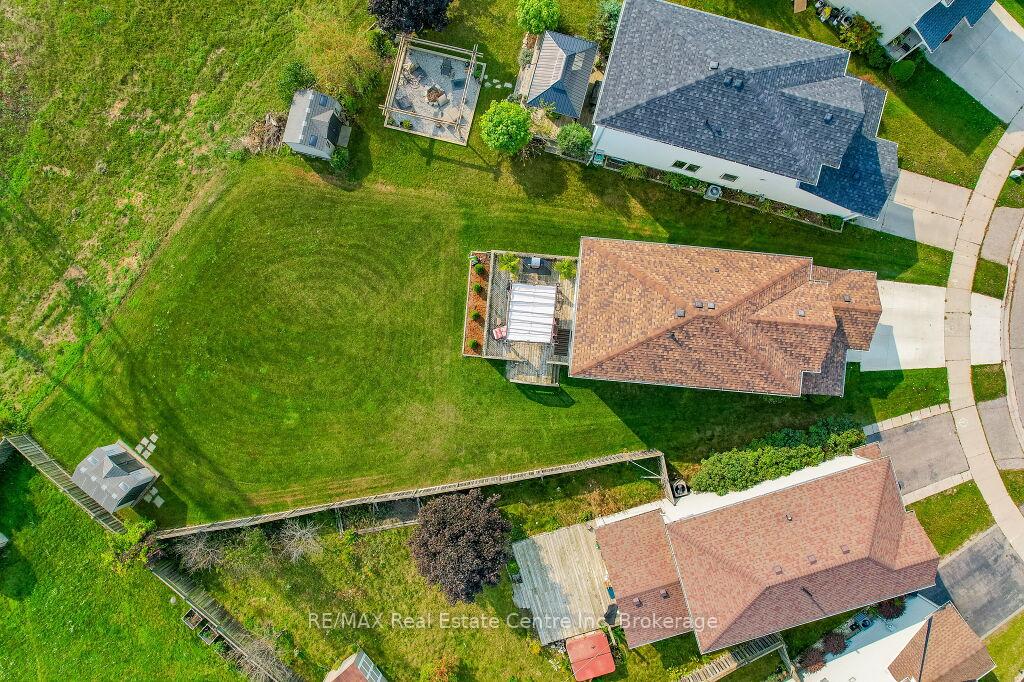 Photo 38 of 128 Henhoeffer Crescent, Kitchener — HOMEH