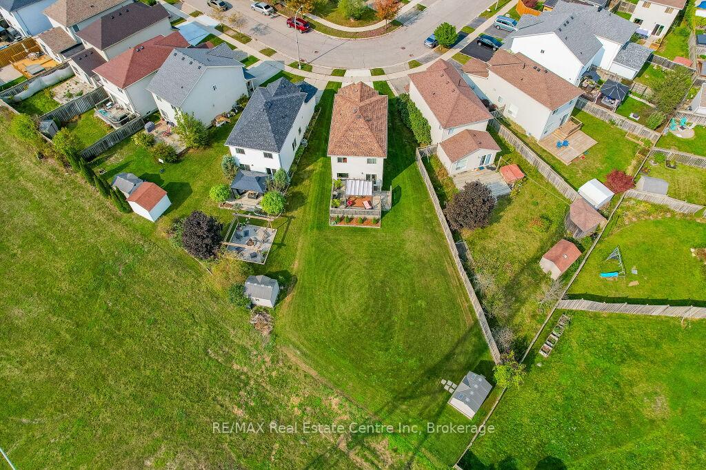 Photo 39 of 128 Henhoeffer Crescent, Kitchener — HOMEH