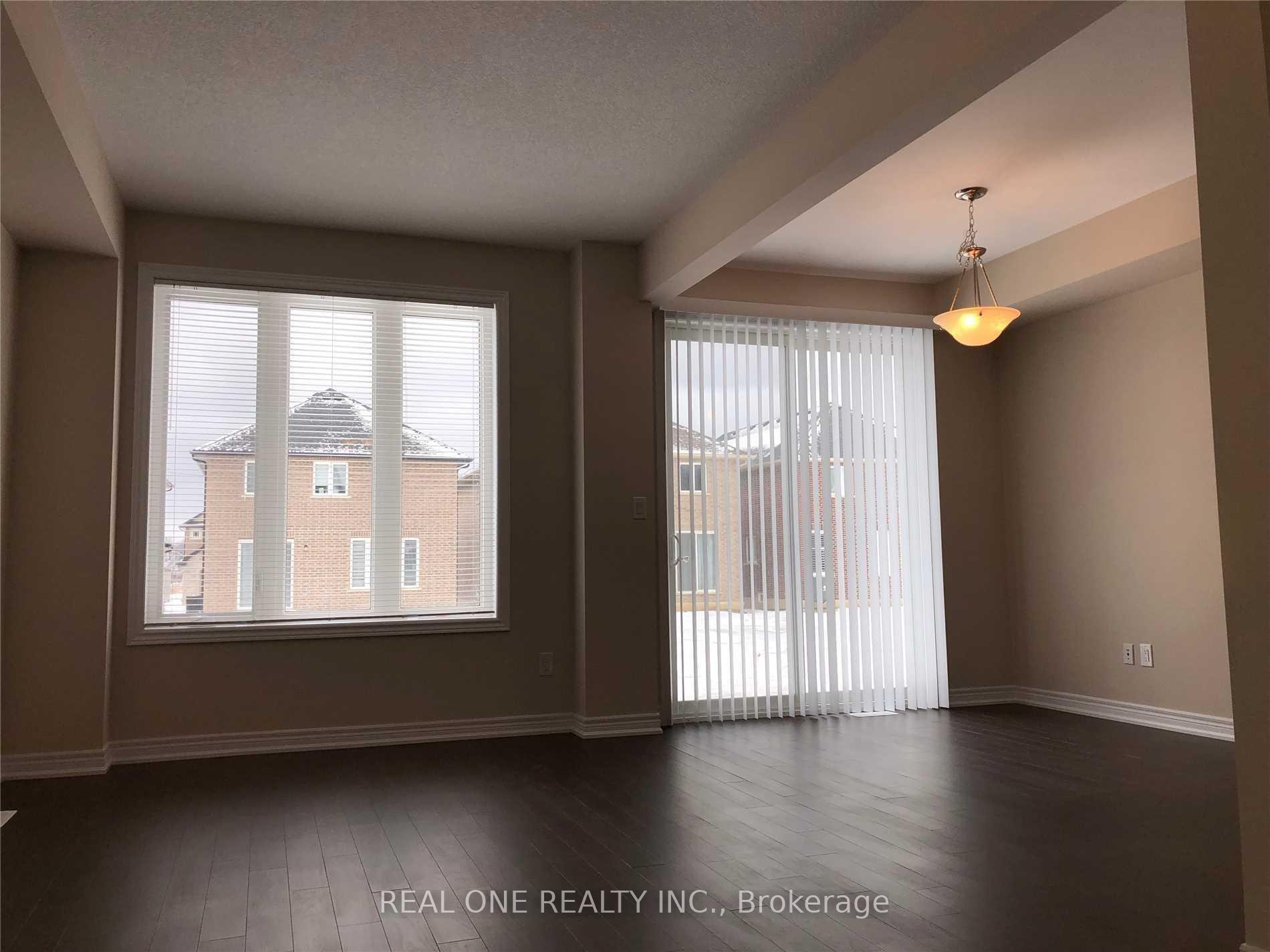 Photo 3 of 29 Callon Drive, Hamilton, Ancaster — HOMEH