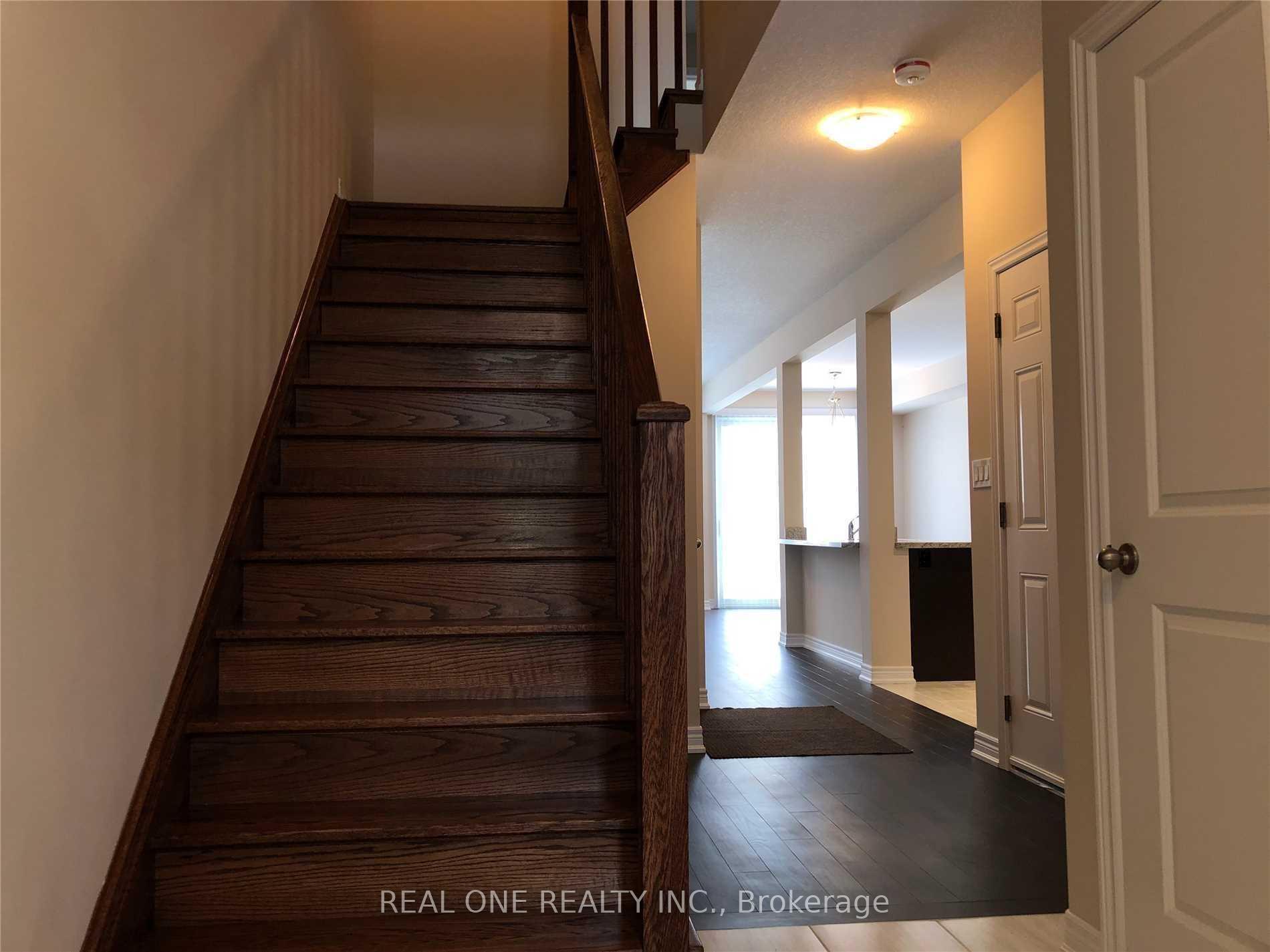 Photo 10 of 29 Callon Drive, Hamilton, Ancaster — HOMEH