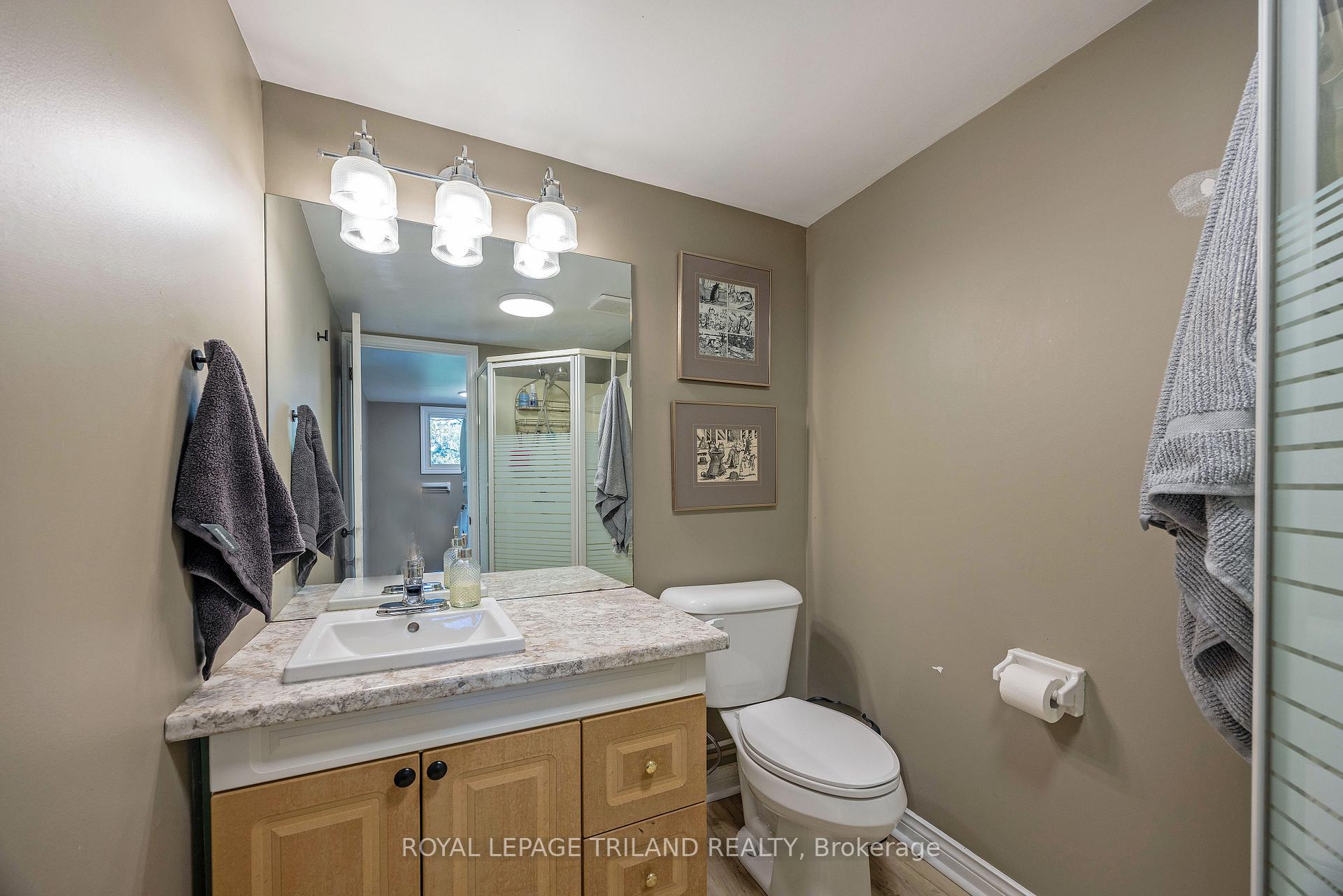 Photo 20 of 31 Wellington Street, Middlesex Centre, Delaware Town — HOMEH
