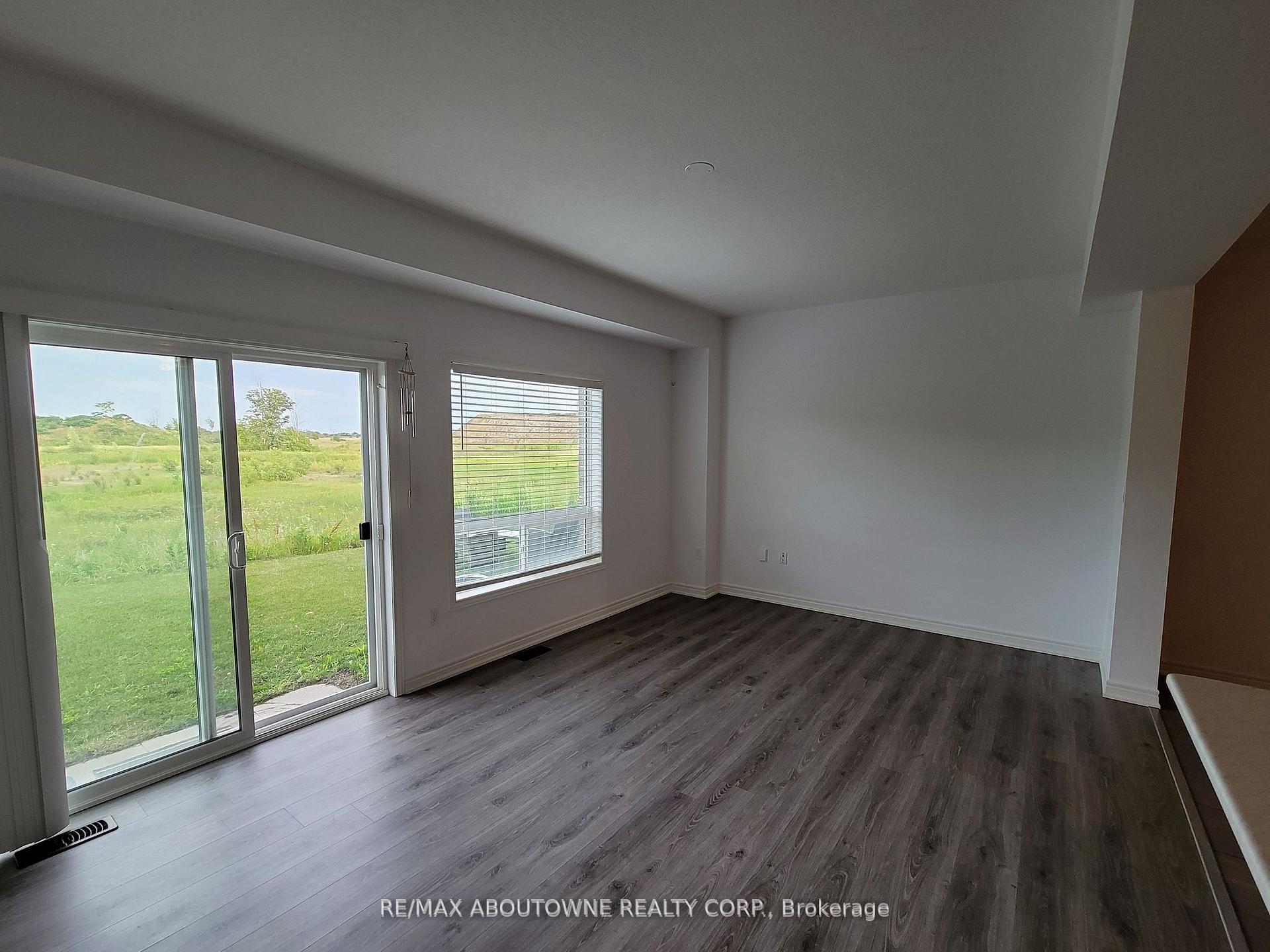 Photo 4 of 66 Bradbury Road, Hamilton, Stoney Creek Mountain — HOMEH
