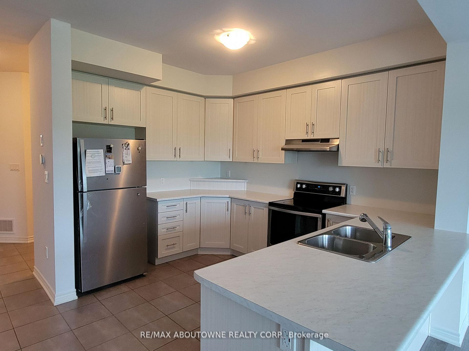 Photo 8 of 66 Bradbury Road, Hamilton, Stoney Creek Mountain — HOMEH