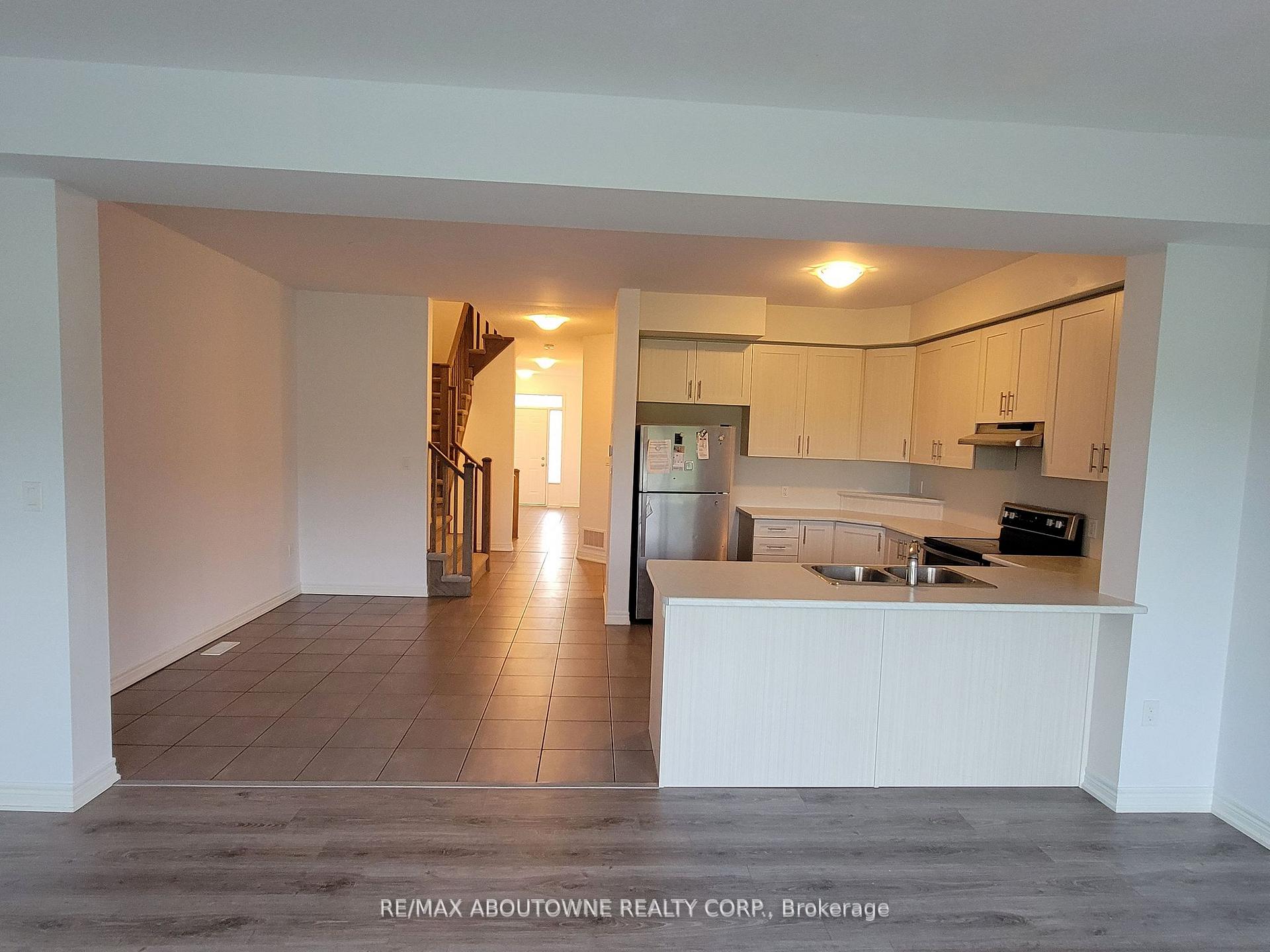 Photo 10 of 66 Bradbury Road, Hamilton, Stoney Creek Mountain — HOMEH